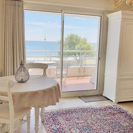 And Terrace Sea View In Apartmán La Baule