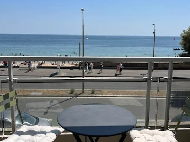 And Terrace Sea View In Apartmán *